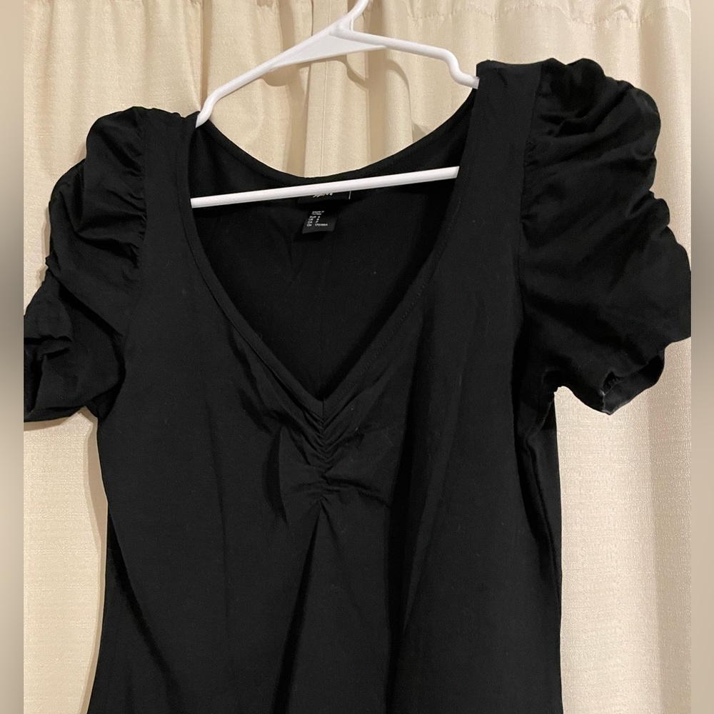 Little black dress stretch with ruched sleeves
